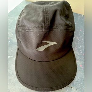 NWOT Brooks Men’s Hat